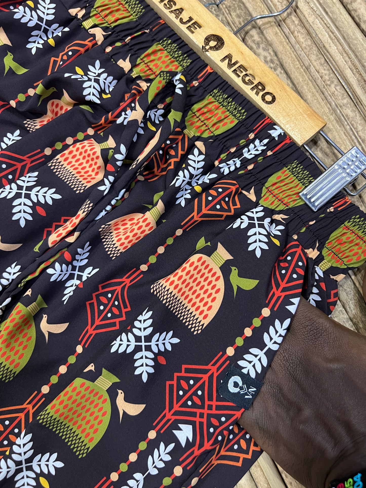 Pantalón Estampado Unisex Bota Ancha Diseño Puño de arroz.