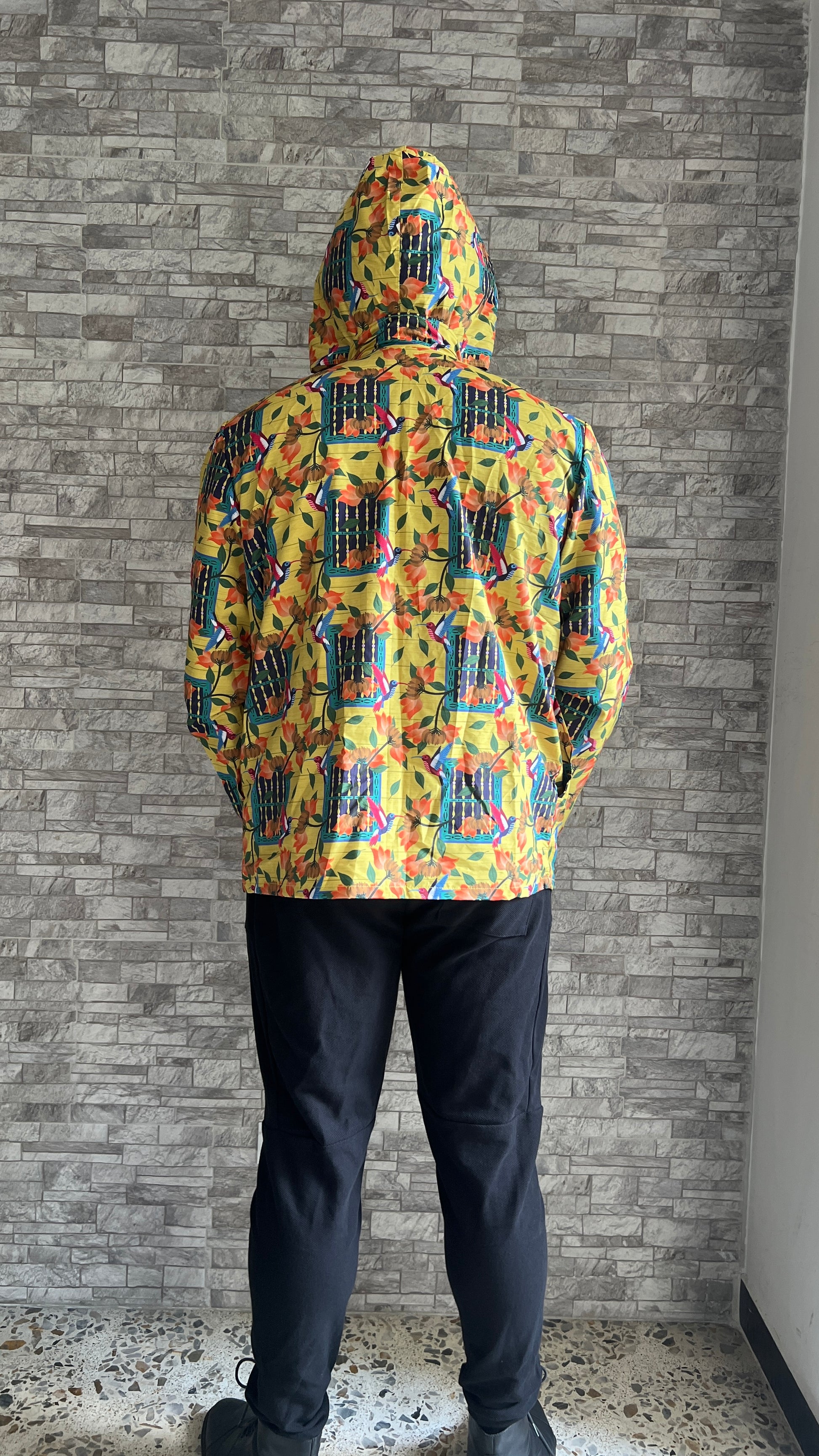 Chaqueta de lluvia-  Ventana Bolillo – diseño étnico colombiano Visaje Negro