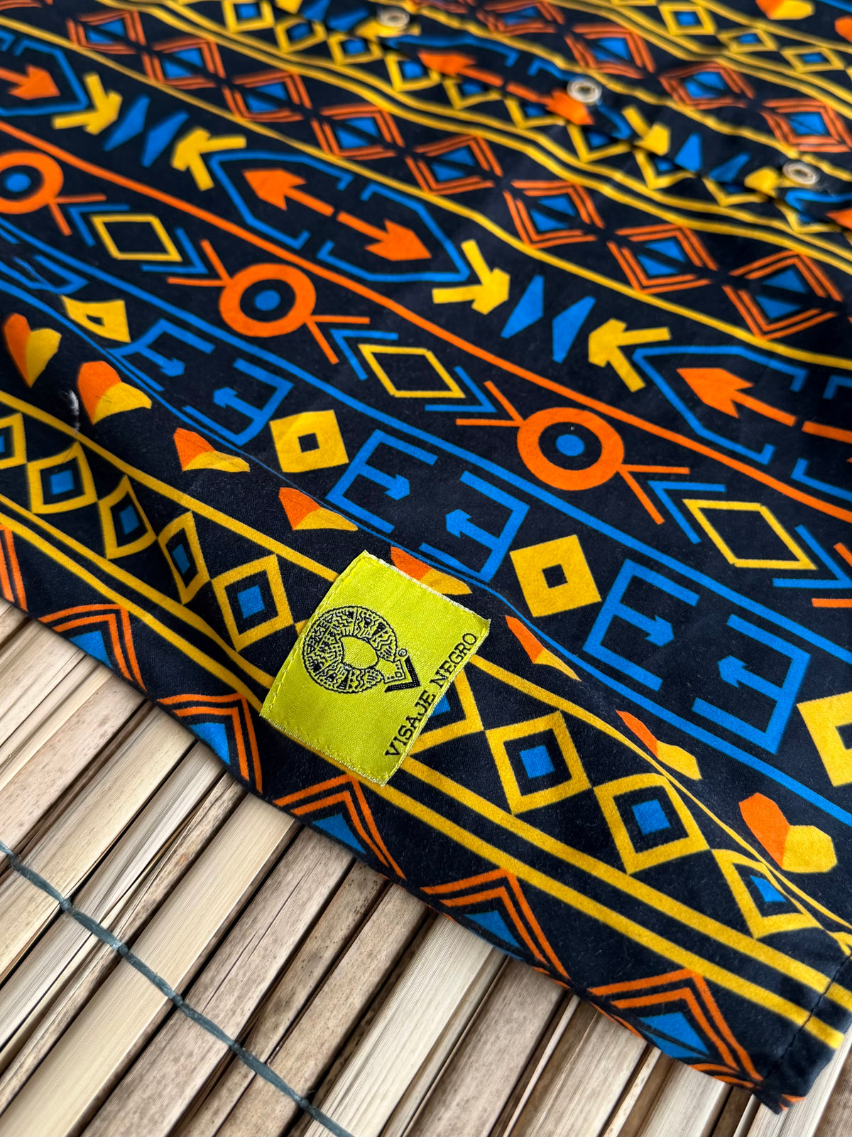 Camisa manga larga Unisex Cuello Nerú. Estampado El Alba.