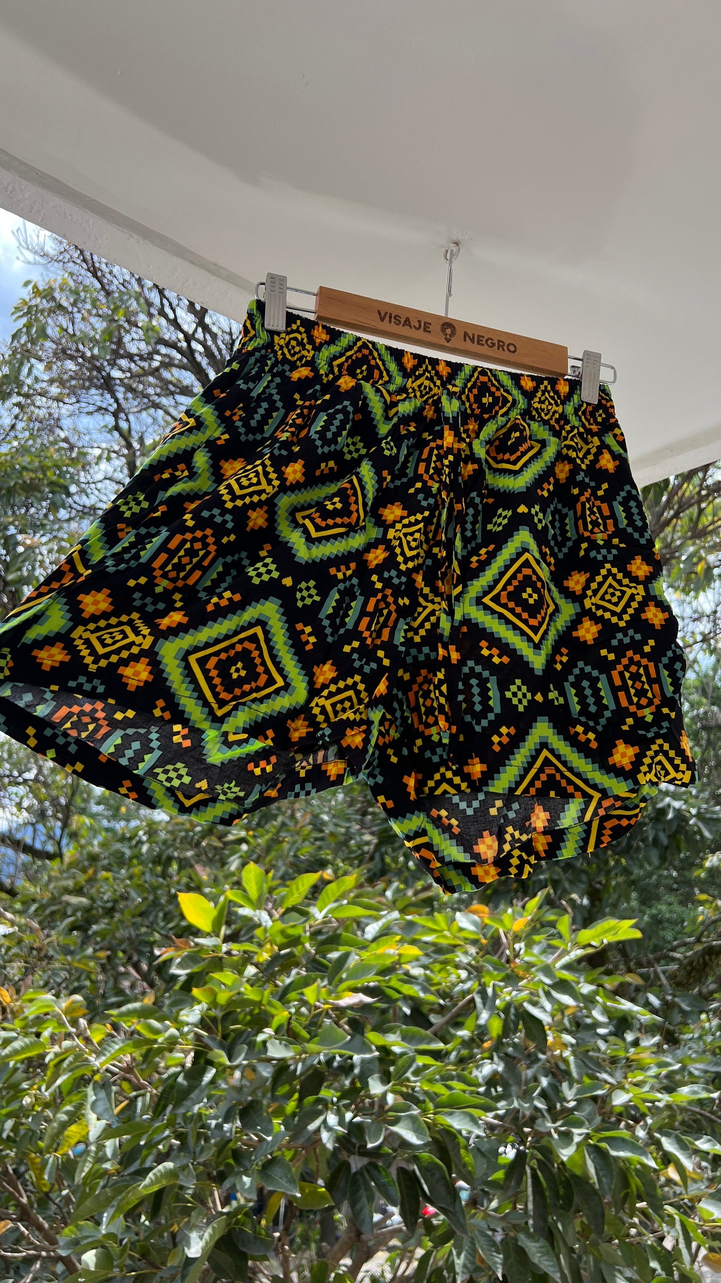 Short-mochibiris estampado Rombos de Carambolo – diseño étnico colombiano Visaje Negro
