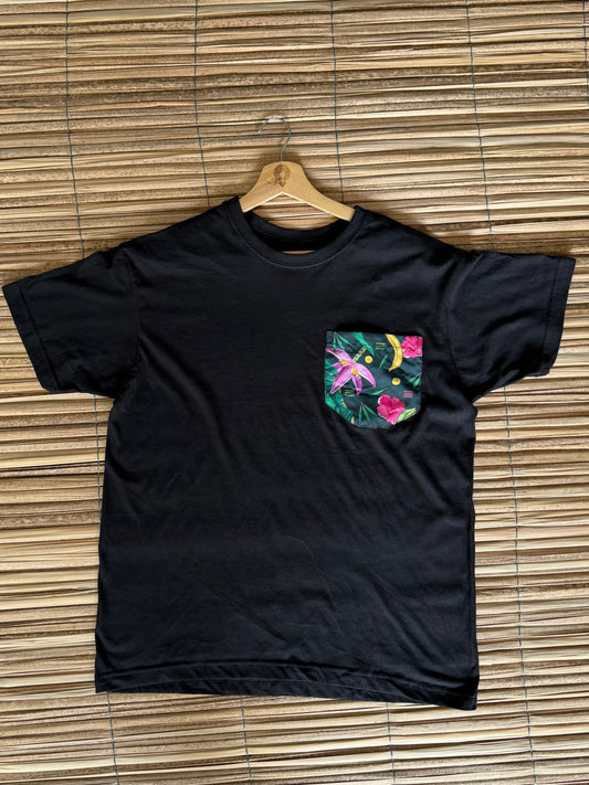 Camiseta negra talla L y XL bolsillo diseño La TAJA