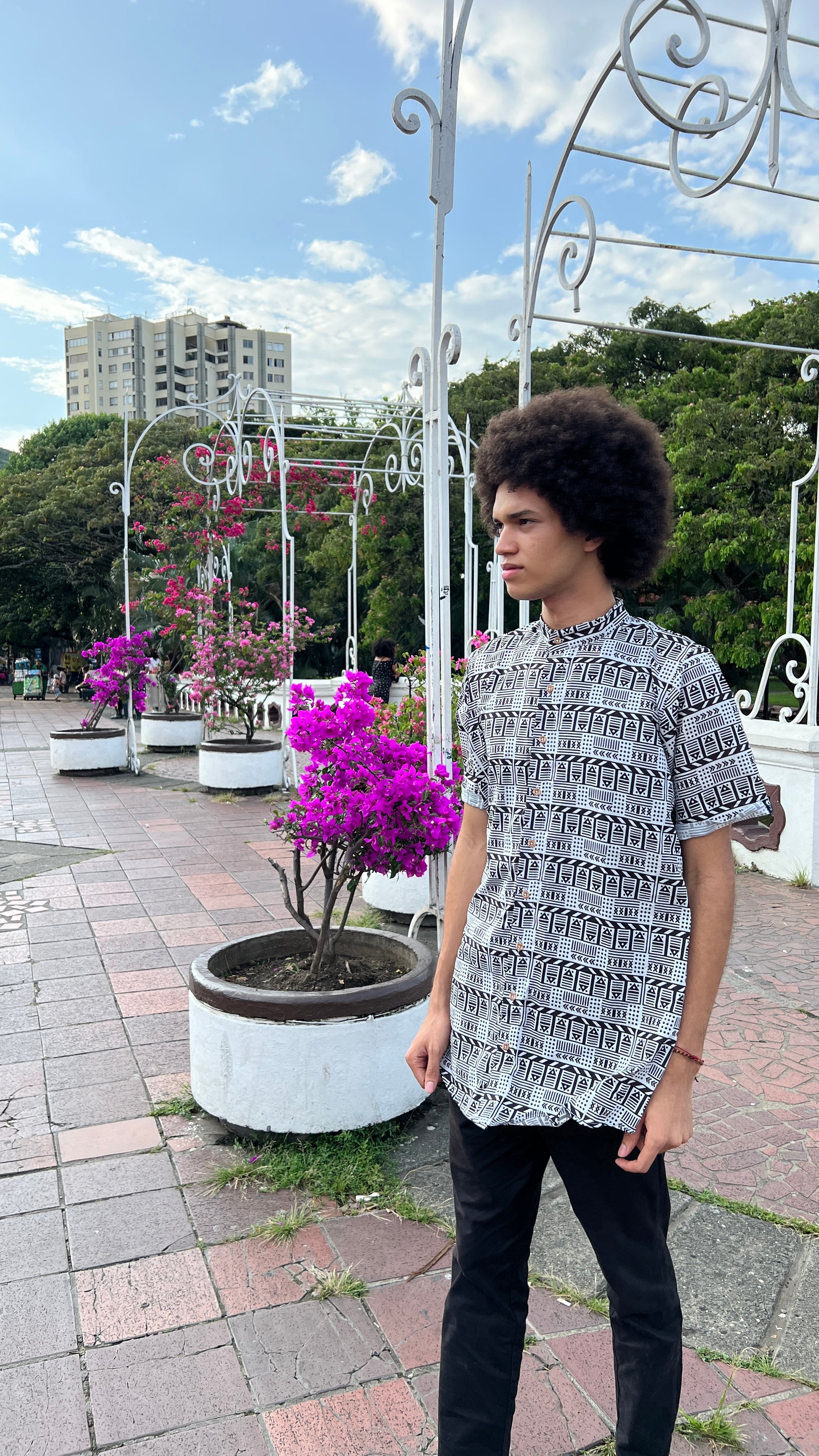 Camisón Vaivén de peces B/N – diseño étnico colombiano Visaje Negro