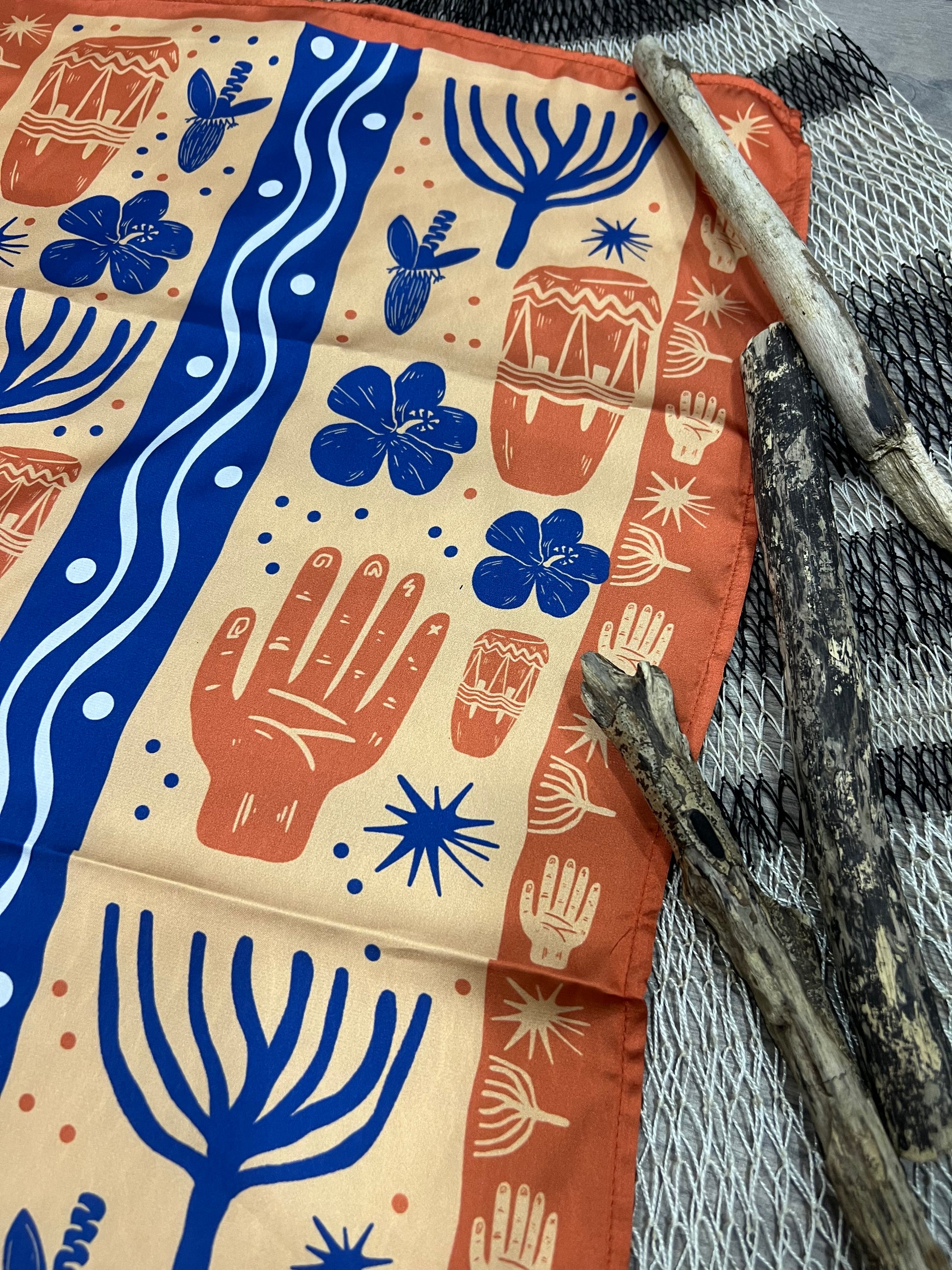 Pañuelo/Pañoleta Diseño Bulla y pesca – diseño étnico colombiano Visaje Negro