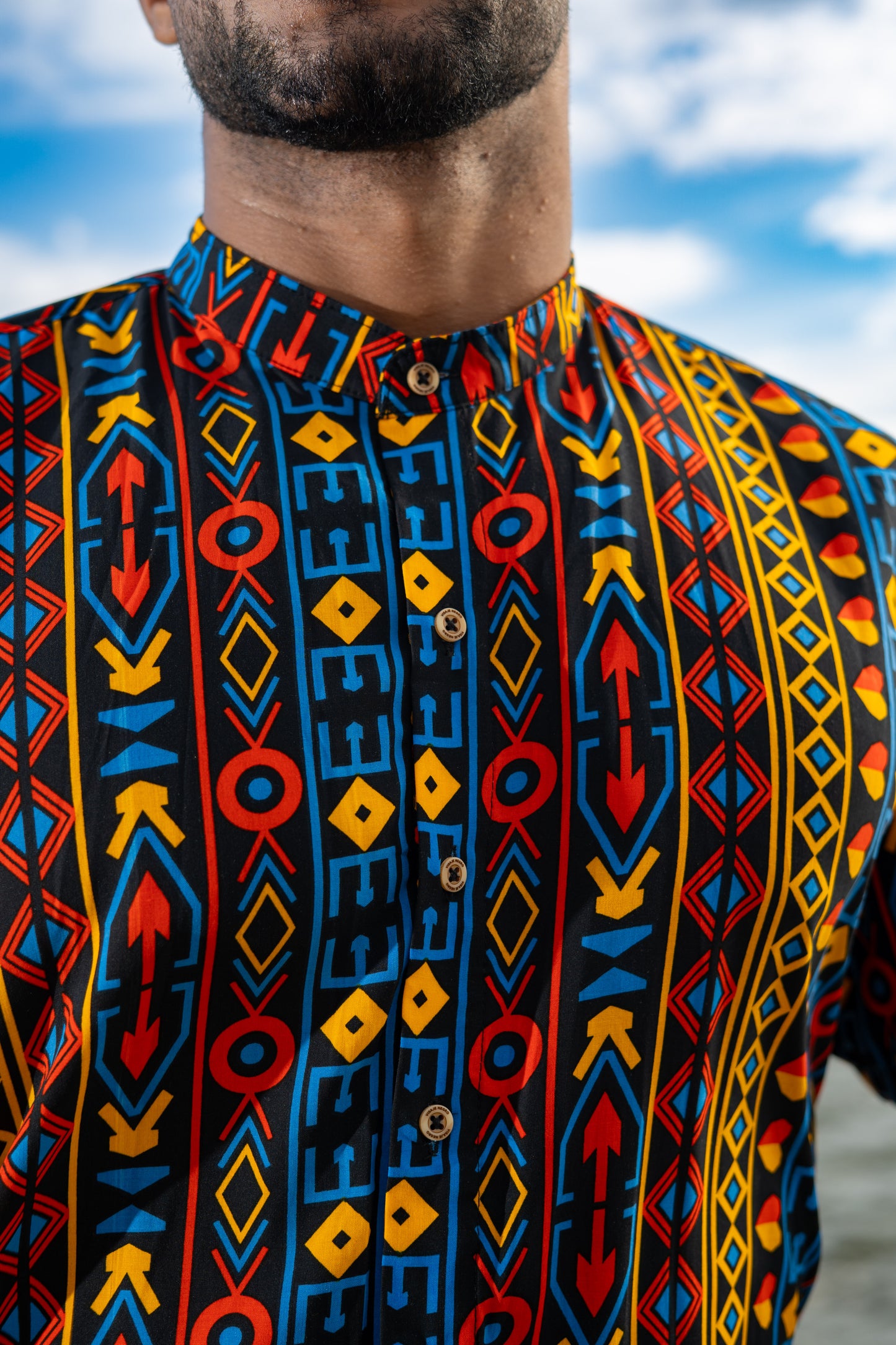 Camisa Unisex Cuello Nerú. Estampado El Alba.