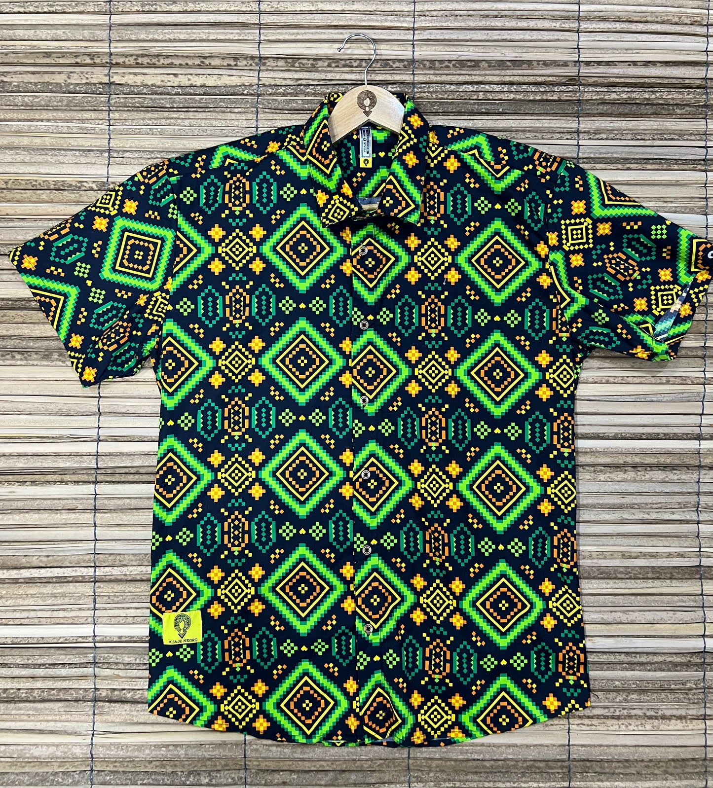 Camisa premium ALGODÓN. Rombos de carambolo con cuello inglés