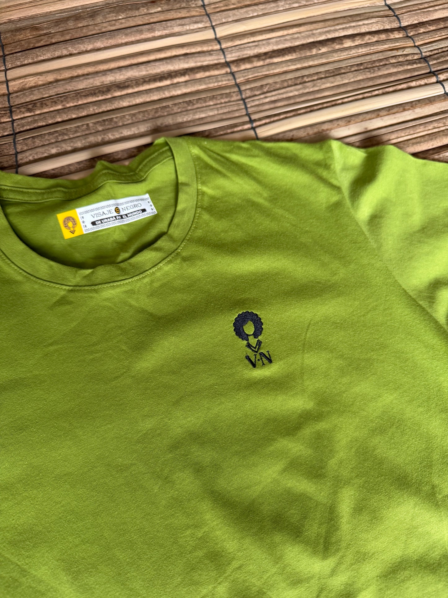 Camiseta bordado afro talla L
