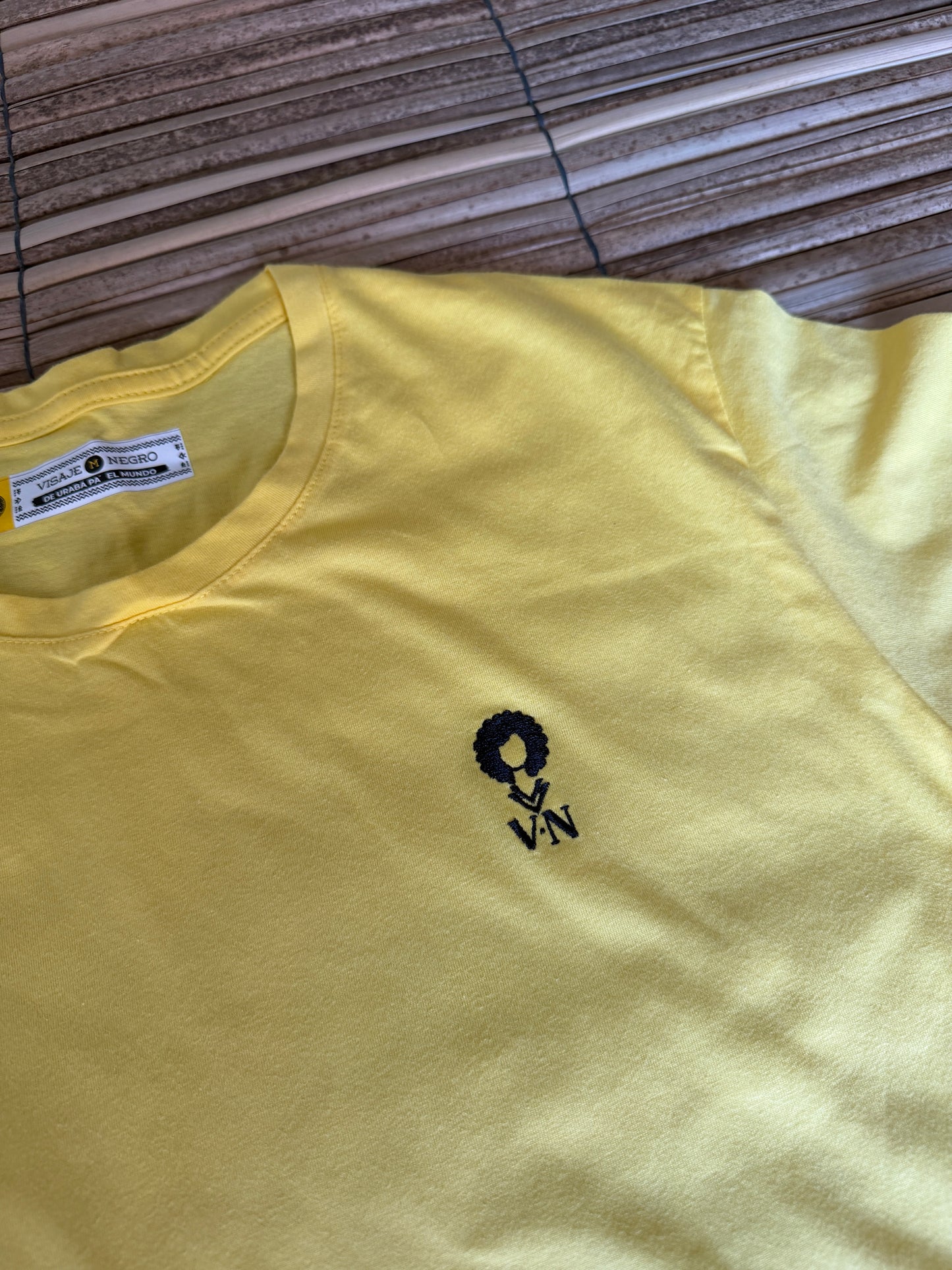Camiseta bordado afro talla M