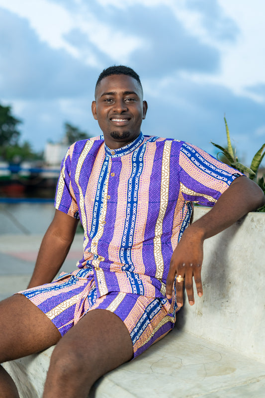 Camisa sin género manga corta estampada Tierra Viva con cuello NERÚ en viscosa fresca | Visaje Negro – diseño étnico colombiano Visaje Negro